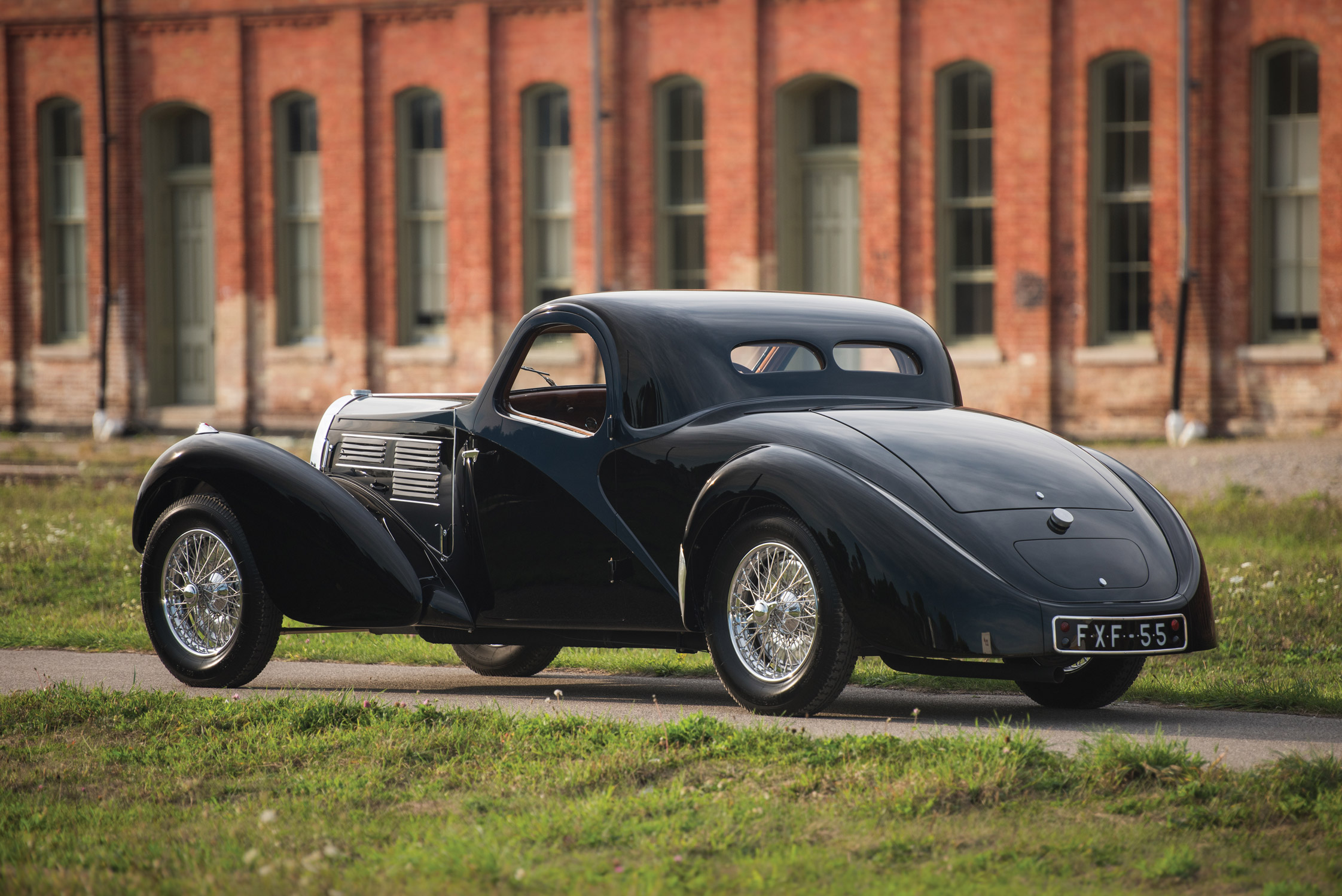 Photo BUGATTI TYPE 57 C Atalante Coupé 1938 - Médiatheque Motorlegend.com