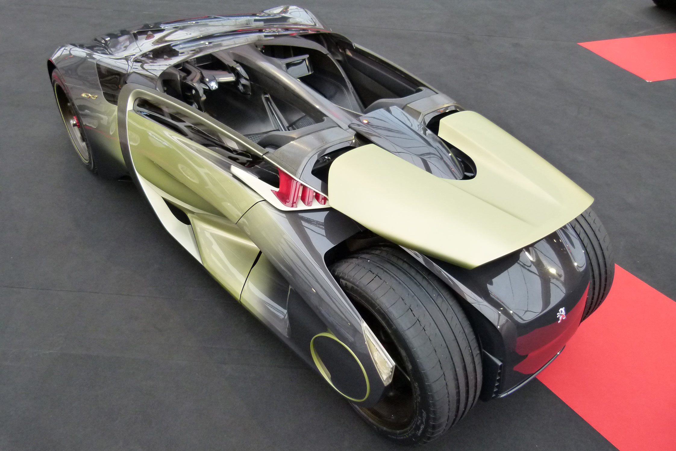 2010 Peugeot EX1 Concept