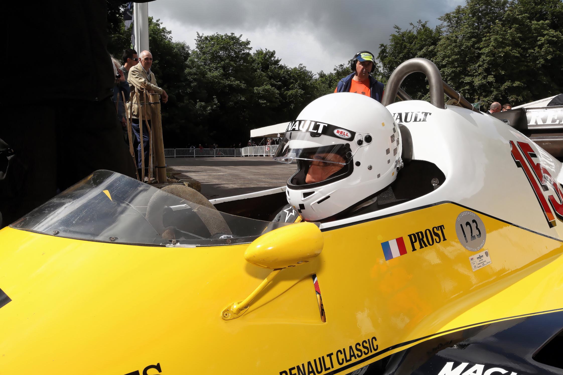 Alain Prost Au Volant De La Renault Re 40 F1 Goodwood