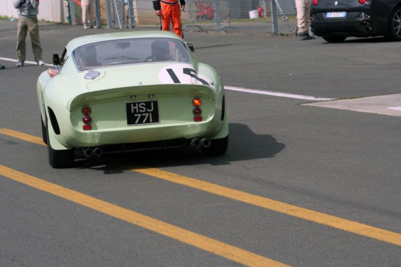 http://photo-voiture.motorlegend.com/large/ferrari-250-gto-72194.jpg