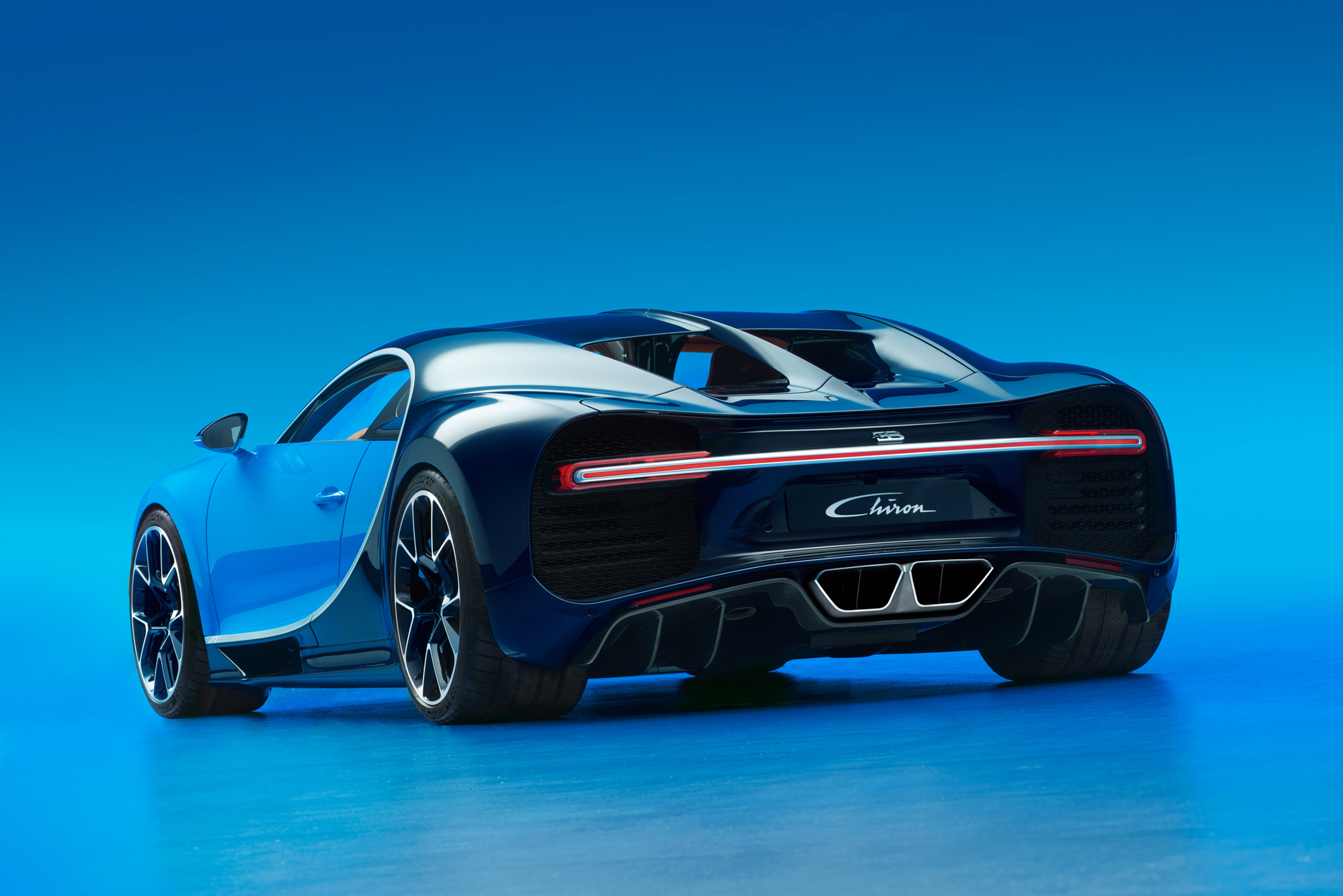 Bugatti chiron макс скорость