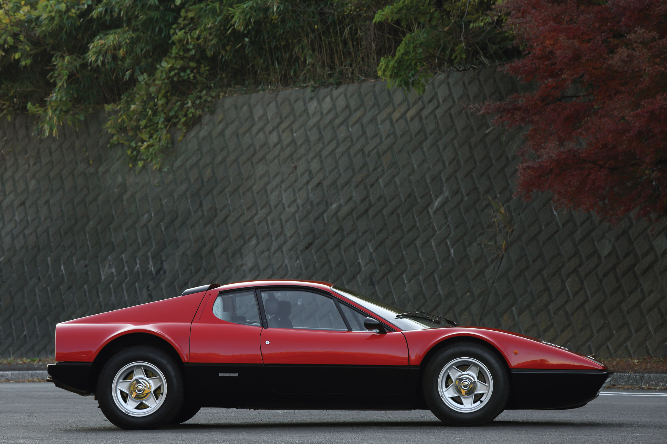 Photo FERRARI 365 GT4 BB Coupé 1974 - Motorlegend.com