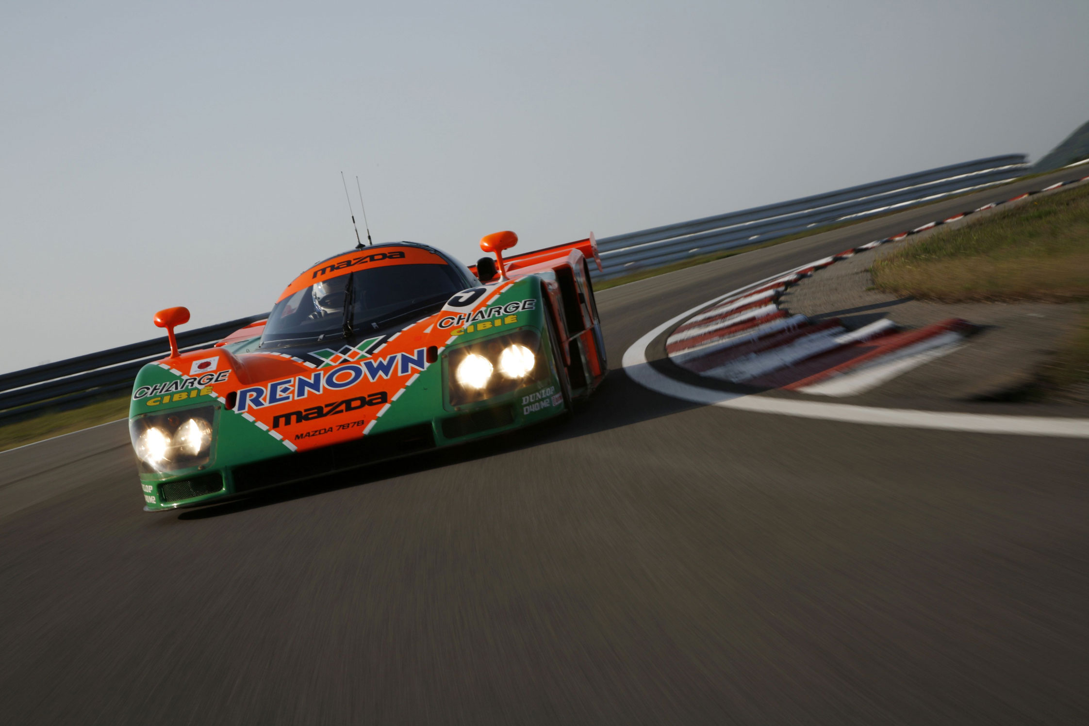 photo MAZDA 787B Sport Prototype compétition 1991 - Motorlegend.com