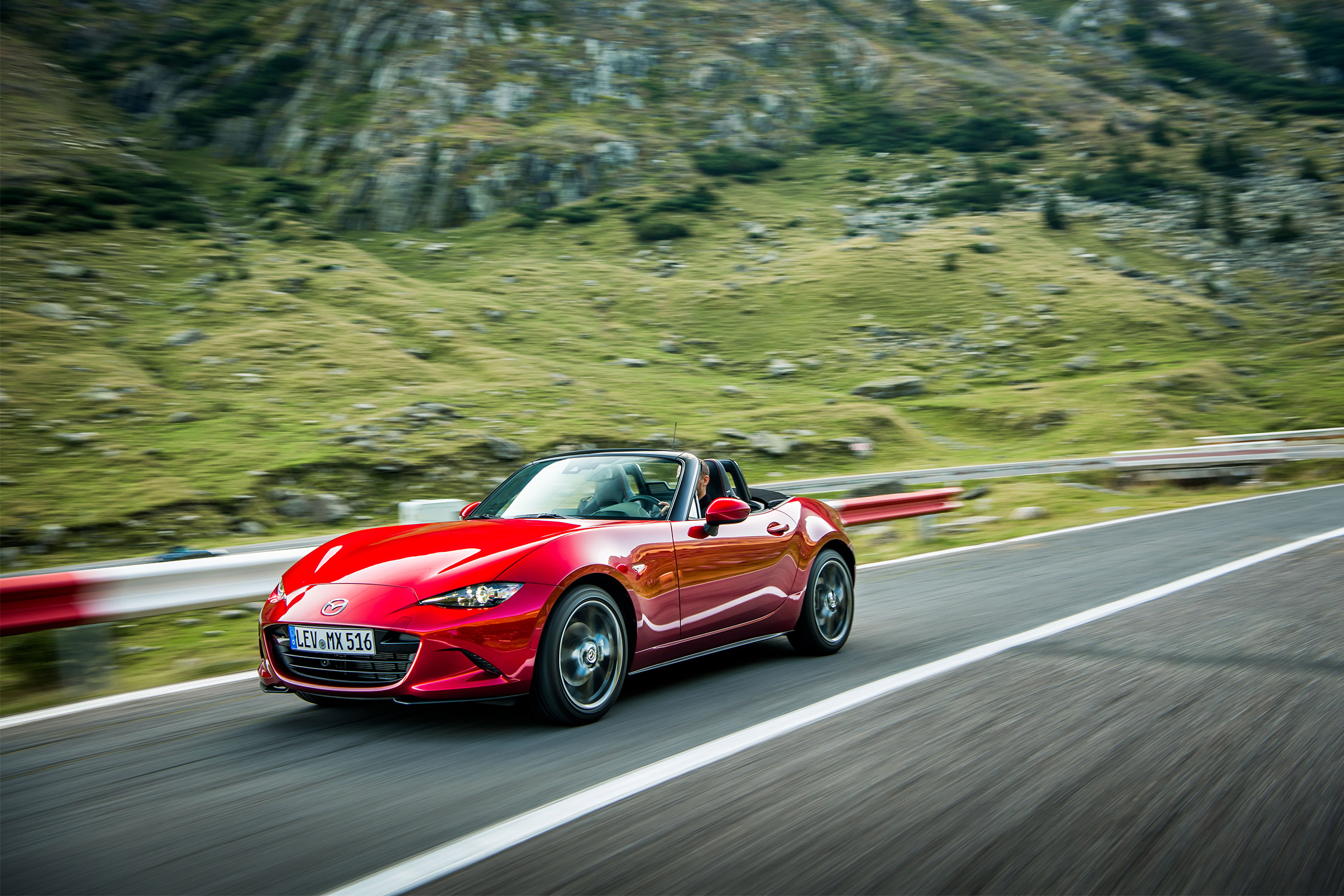 photo-mazda-mx-5-nd-rf-2-0-184-ch-cabriolet-2018-motorlegend