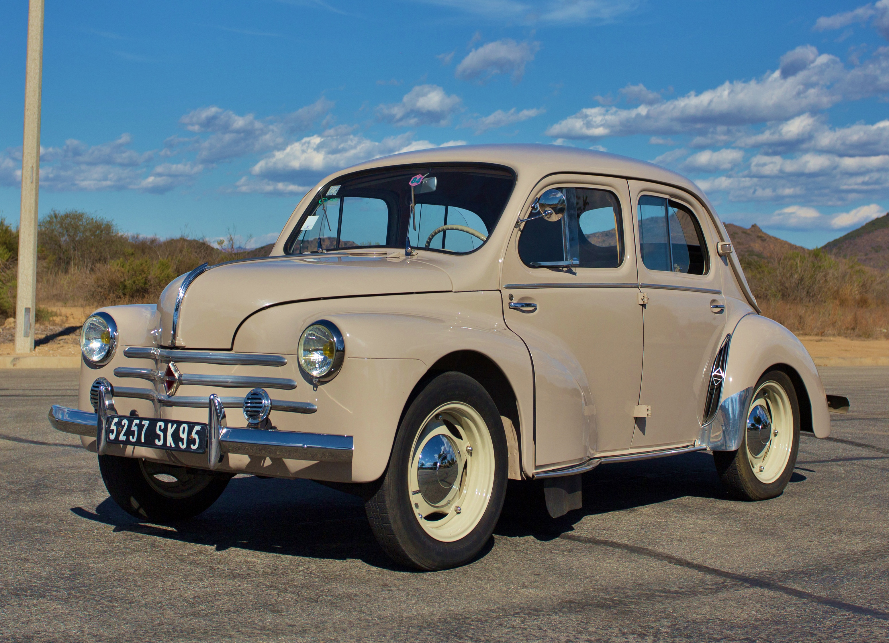 1953 Renault sedan