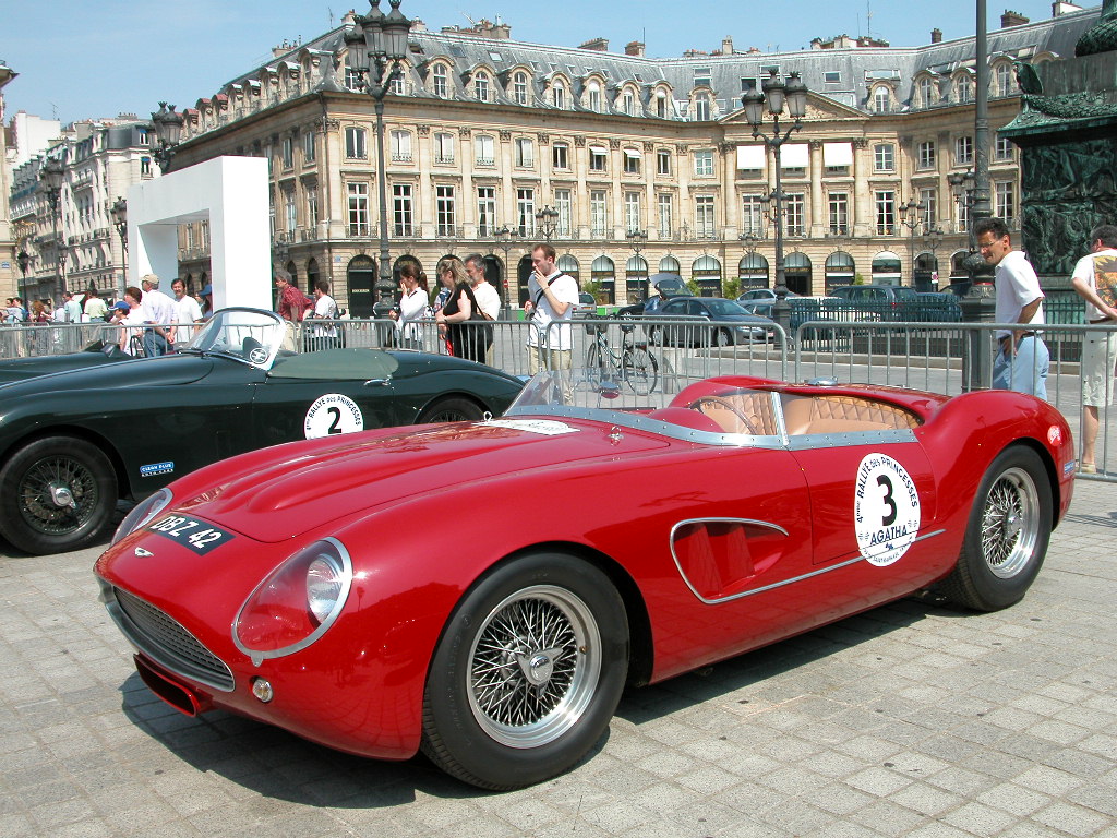 ASTON MARTIN DB4