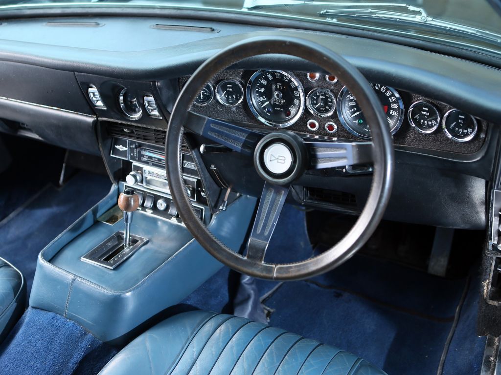 ASTON MARTIN LAGONDA V8 berline 1969