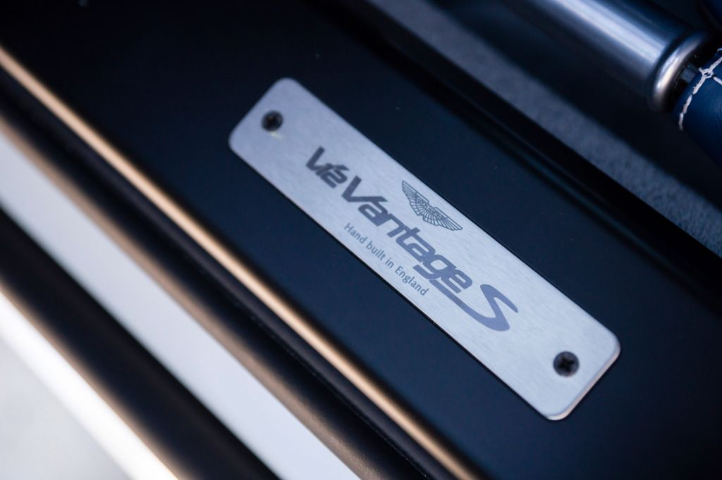 ASTON MARTIN V12 VANTAGE S Coupé coupé 2015