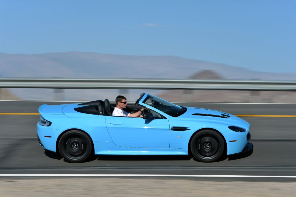 ASTON MARTIN V12 VANTAGE S Roadster cabriolet 2014