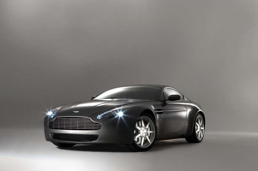 ASTON MARTIN V8 VANTAGE