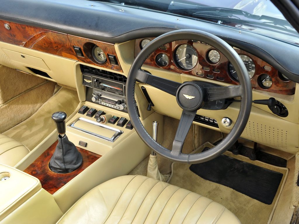 ASTON MARTIN V8 Volante 5.3l 380 ch cabriolet 1977