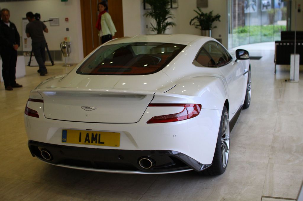 ASTON MARTIN VANQUISH (2) V12 573 ch coupé 2012