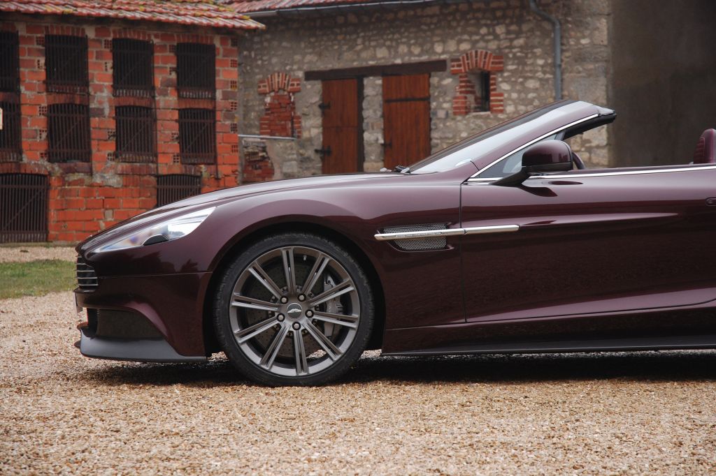 ASTON MARTIN VANQUISH (2) Volante V12 6.0 576 ch cabriolet 2015