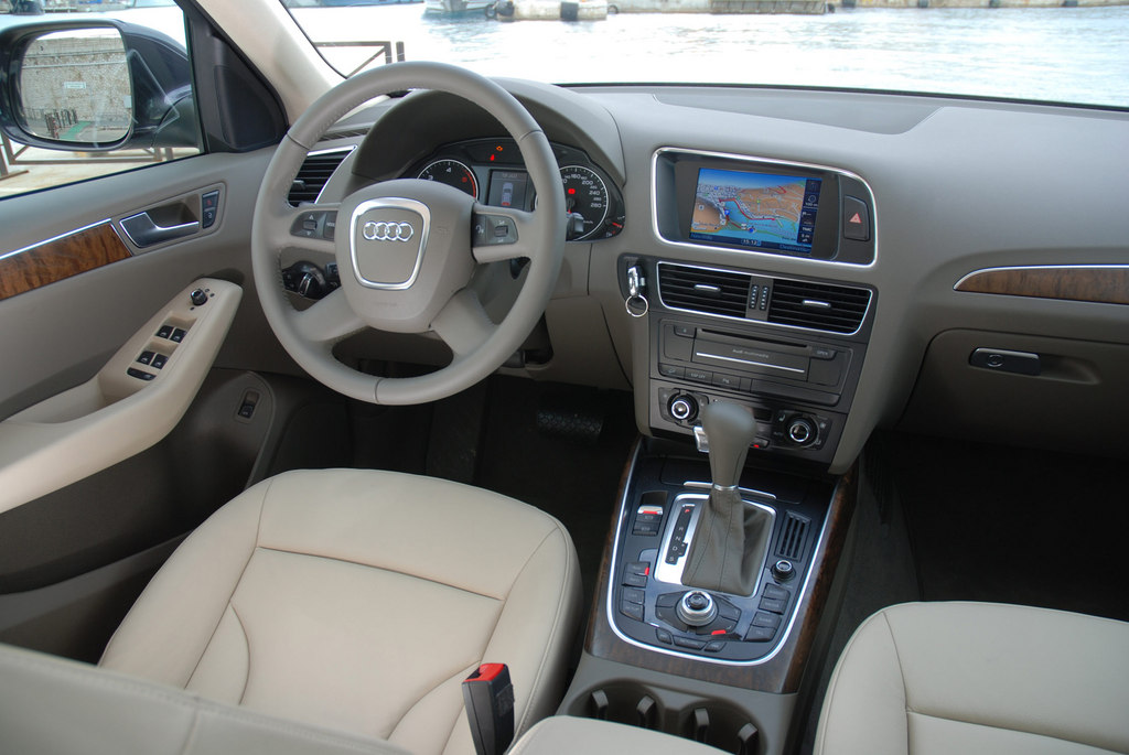 AUDI Q5 (1) 3.0 TDI V6 Quattro 240 DPF SUV 2008