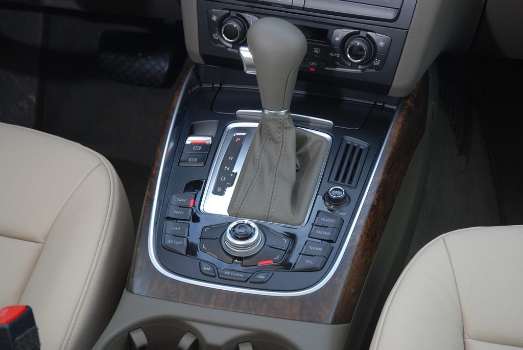 AUDI Q5 (1) 3.0 TDI V6 Quattro 240 DPF SUV 2008