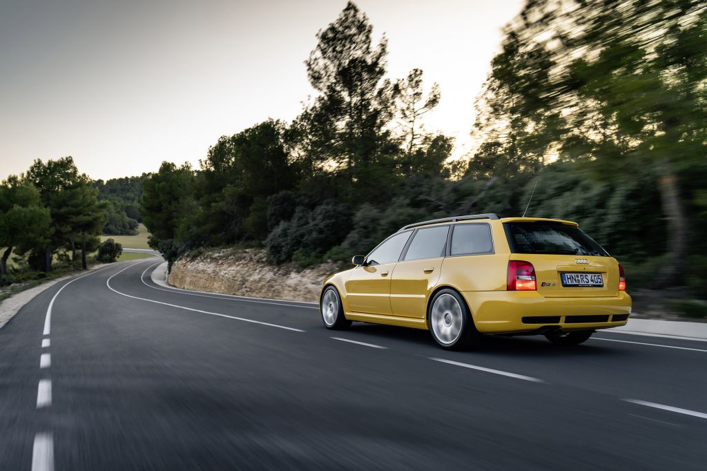 AUDI RS4 (B5) 2.7 V6 380ch break 1999