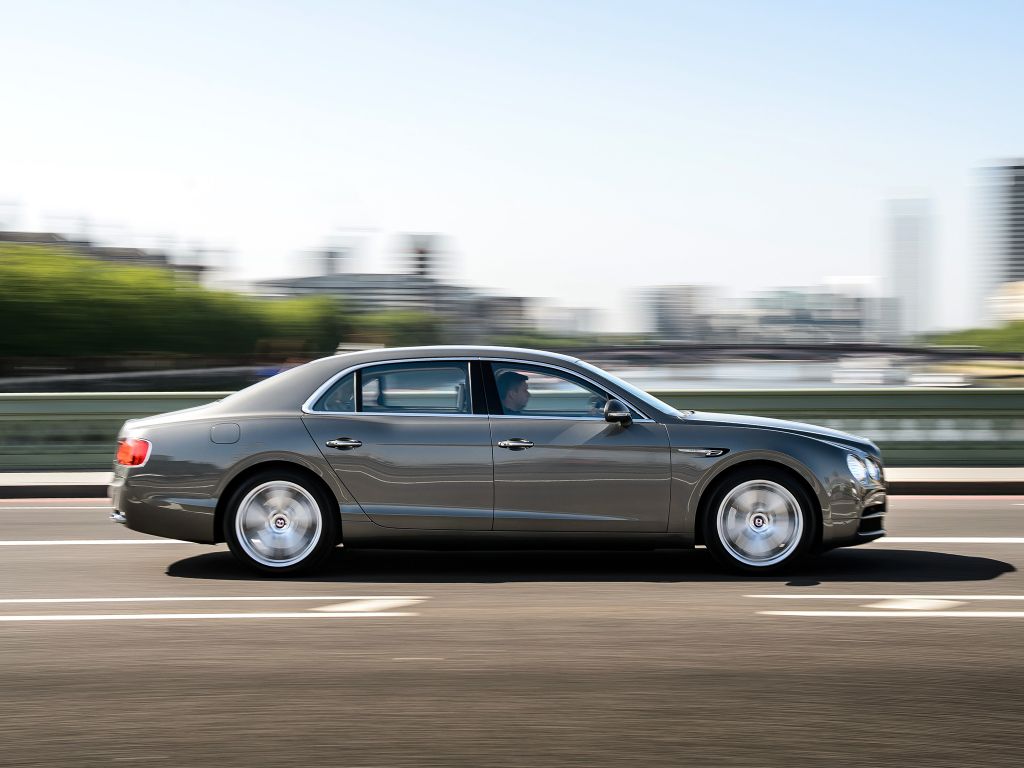 BENTLEY FLYING SPUR (2) V8 berline 2014