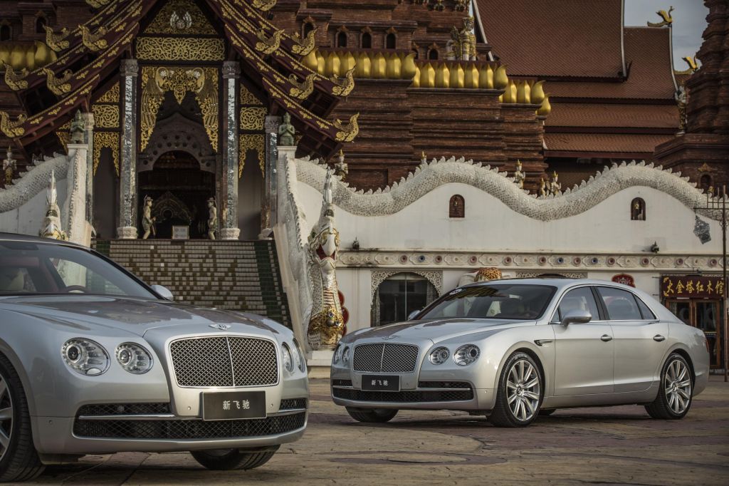 BENTLEY FLYING SPUR (2) V8 berline 2015