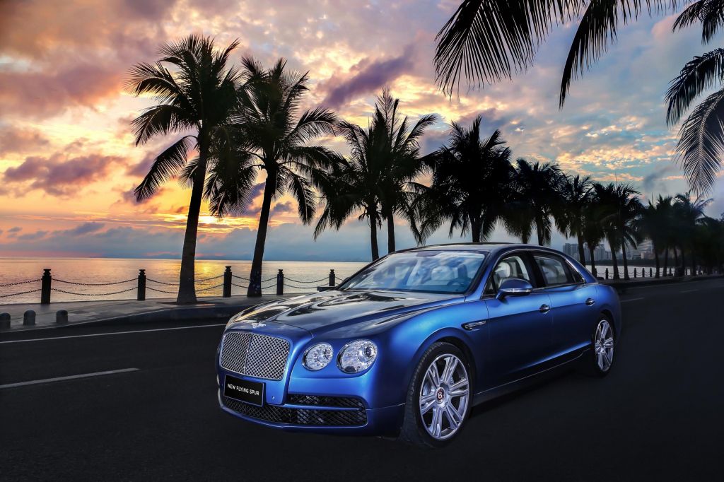 BENTLEY FLYING SPUR (2) V8 berline 2015