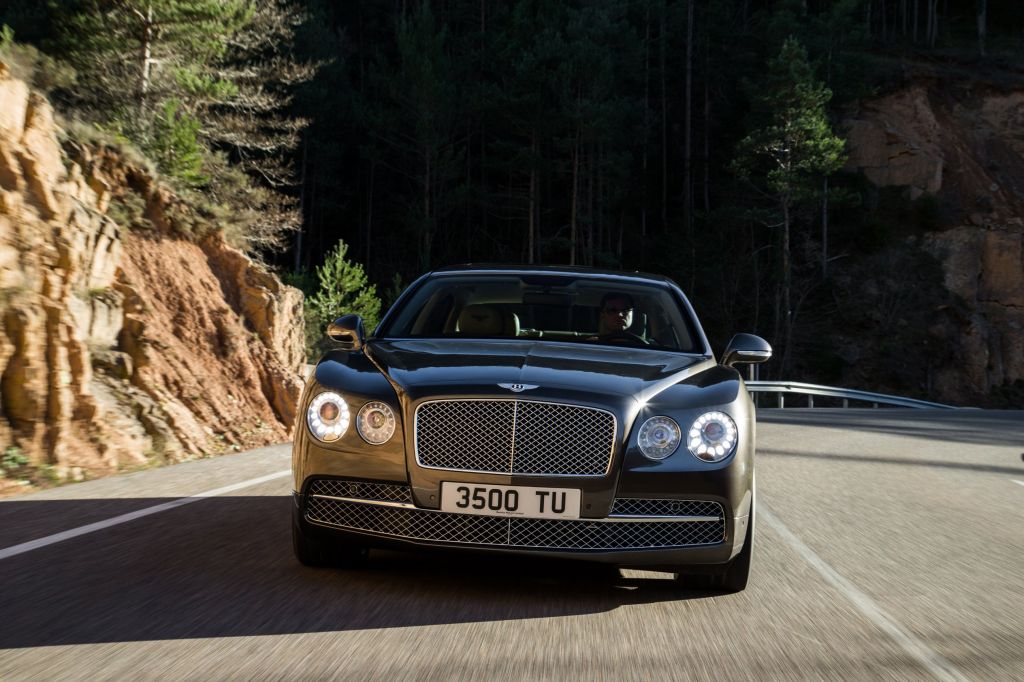 BENTLEY FLYING SPUR (2) W12 berline 2013