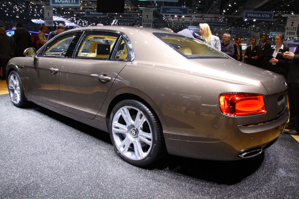 BENTLEY FLYING SPUR (2) W12 berline 2013