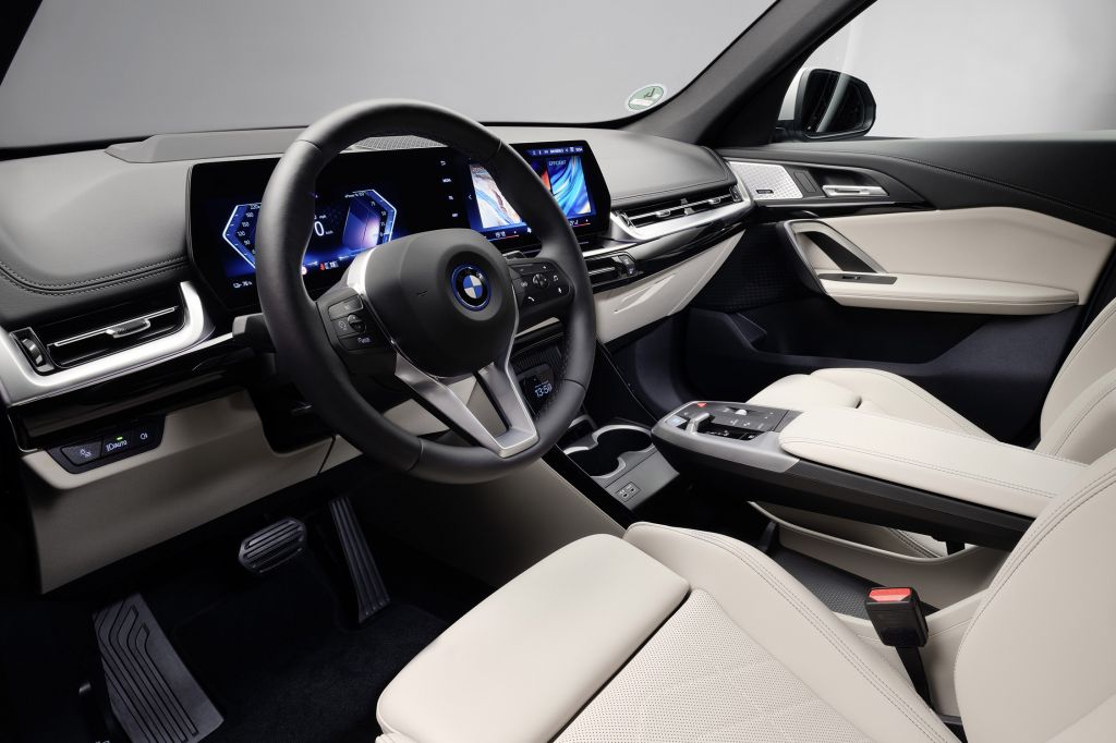 BMW iX1 eDrive20 SUV 2023