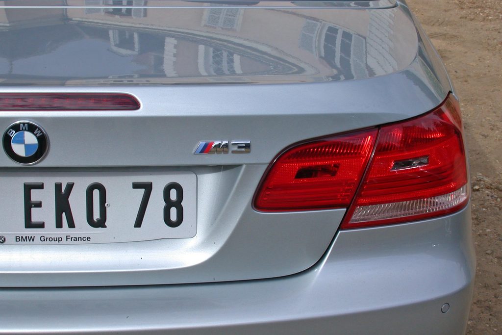 BMW M3 (E93 Cabriolet) 4.0i V8 420 Ch coupé-cabriolet 2008