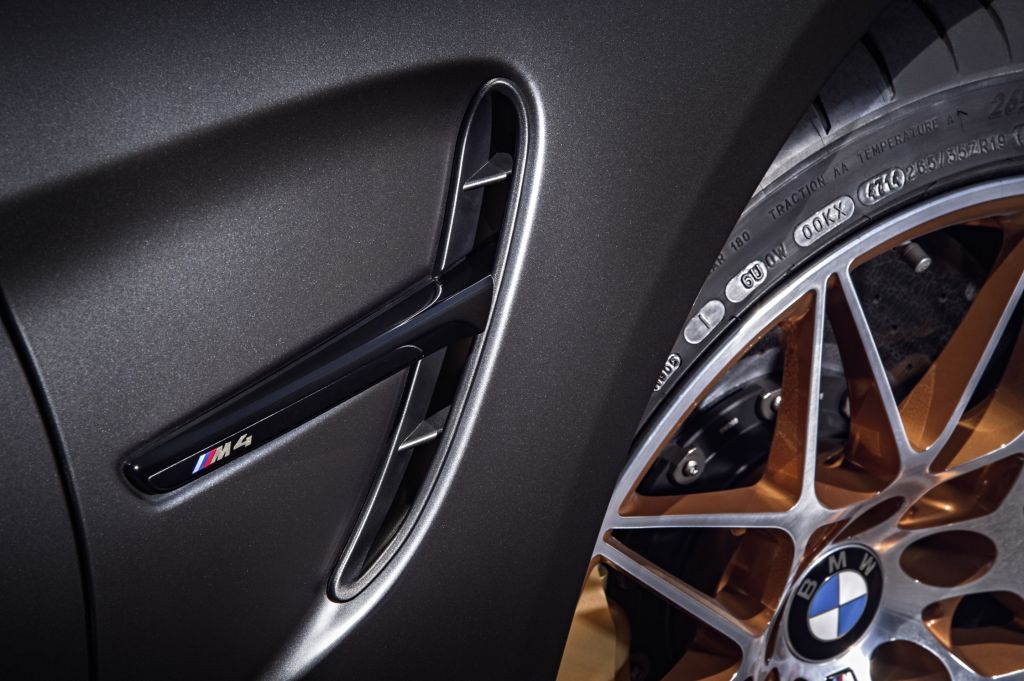 BMW M4 (F32 Coupé) GTS 500 ch coupé 2016