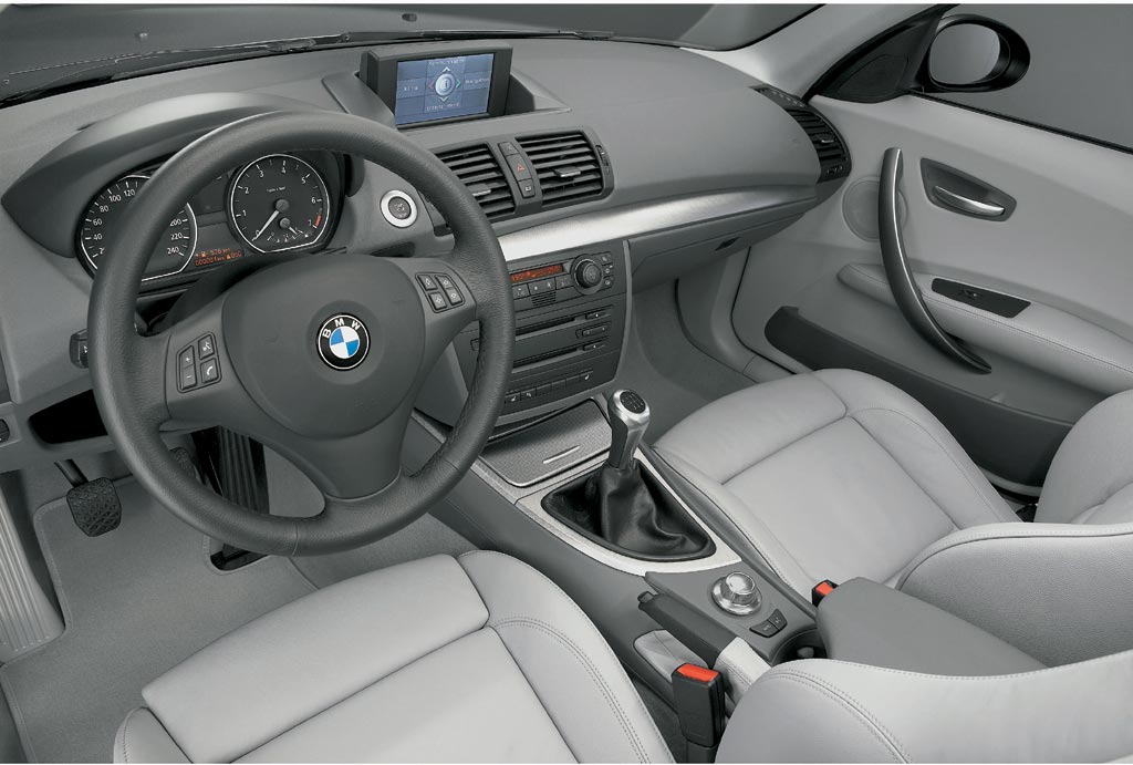 BMW SERIE 1 (E81 3 portes) 120d 177ch berline 2004