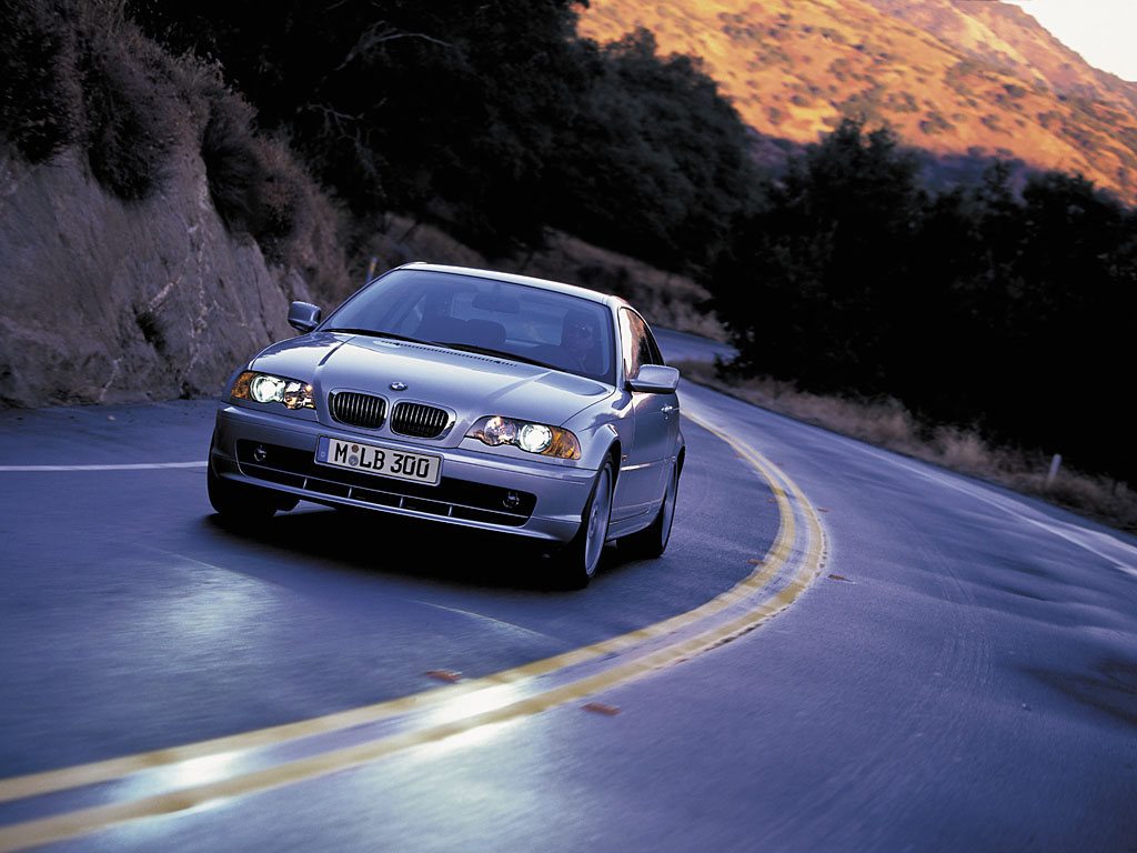 BMW SERIE 3 (E46) 330Ci 231ch coupé 2002