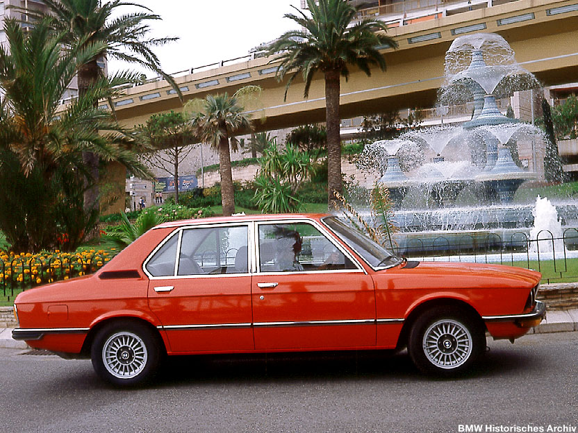 BMW SERIE 5 (E12) 520 122ch berline 1972