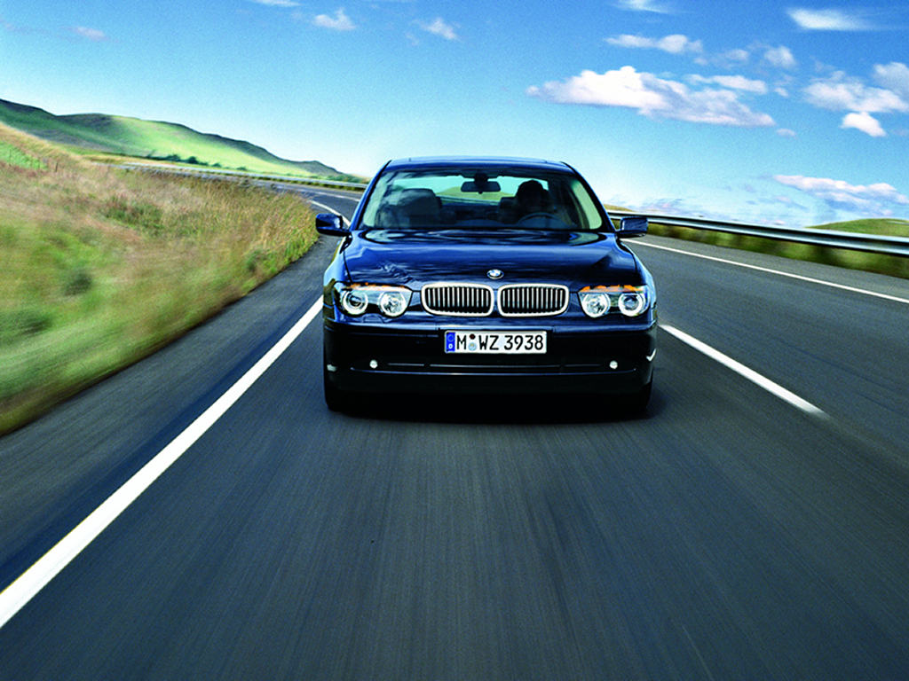 BMW SERIE 7 (E66) 745Li V8 333 ch berline 2002