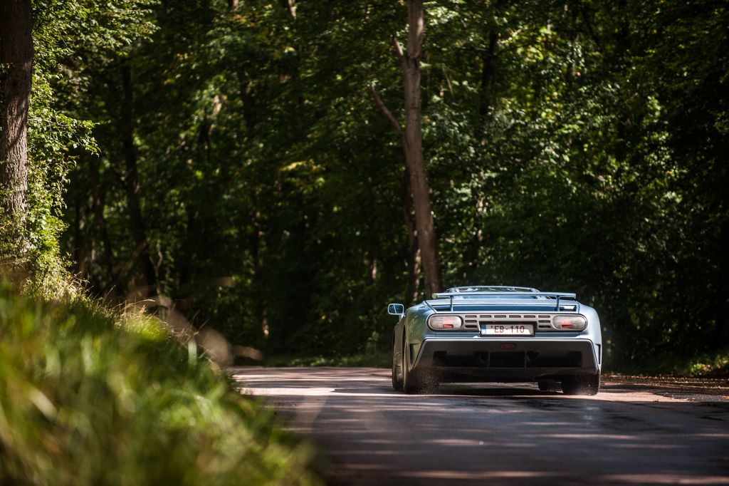 Rallye touristique : Bugatti EB110