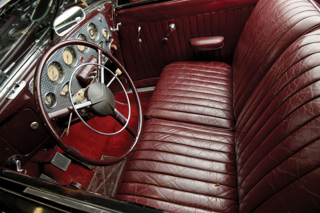CORD 812  cabriolet 1937