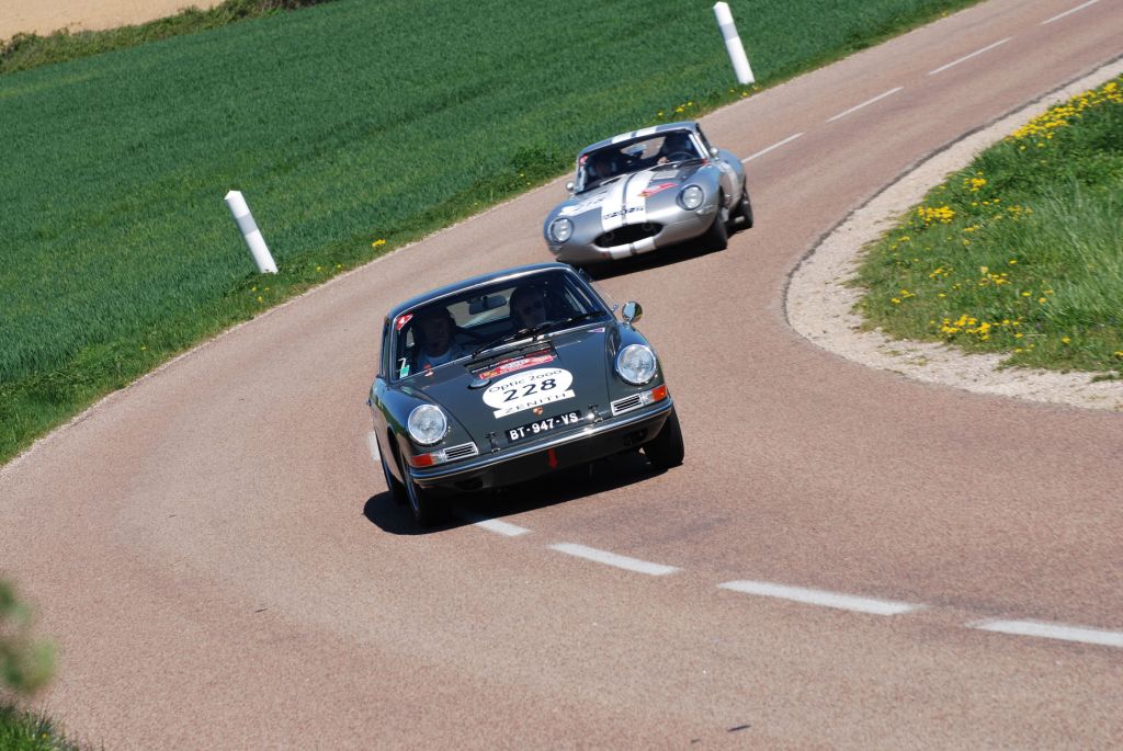 Porsche 911 2.0 et Jaguar Type E 3.8