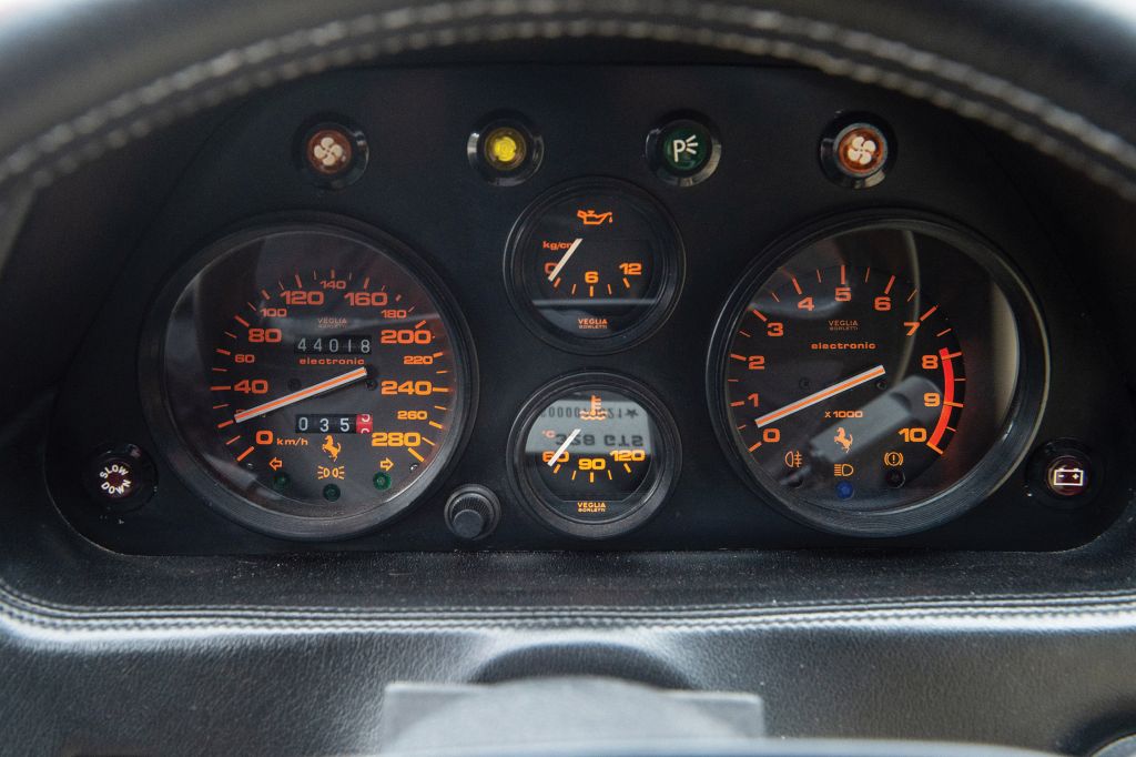 FERRARI 328 GTB coupé 1985