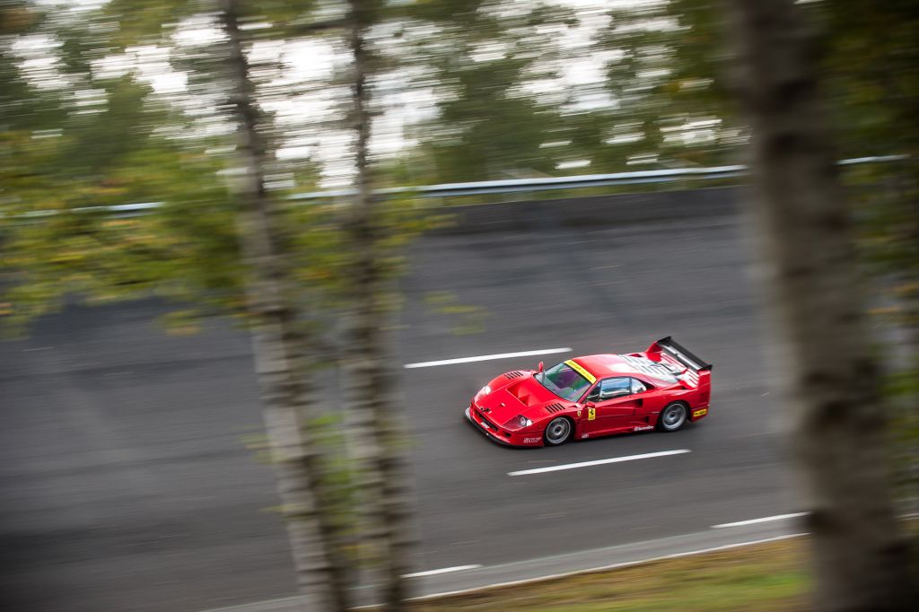 Rallye touristique : Ferrari F40 LM