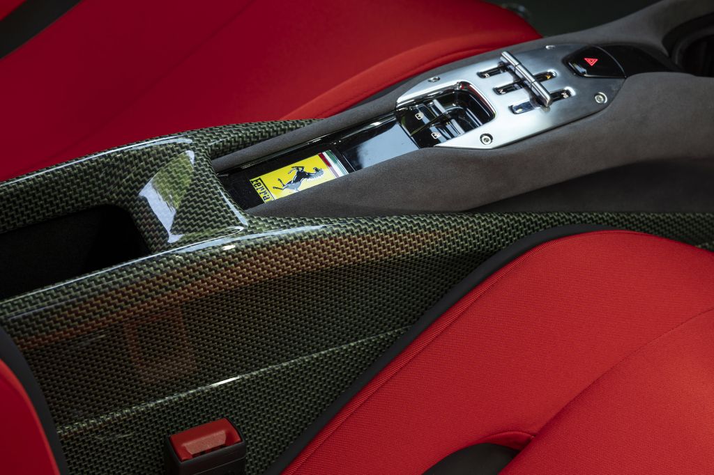 FERRARI SC40