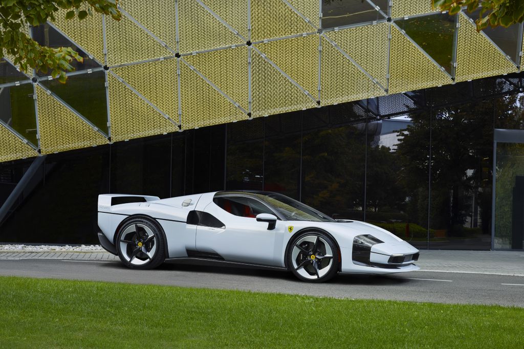 FERRARI SC40