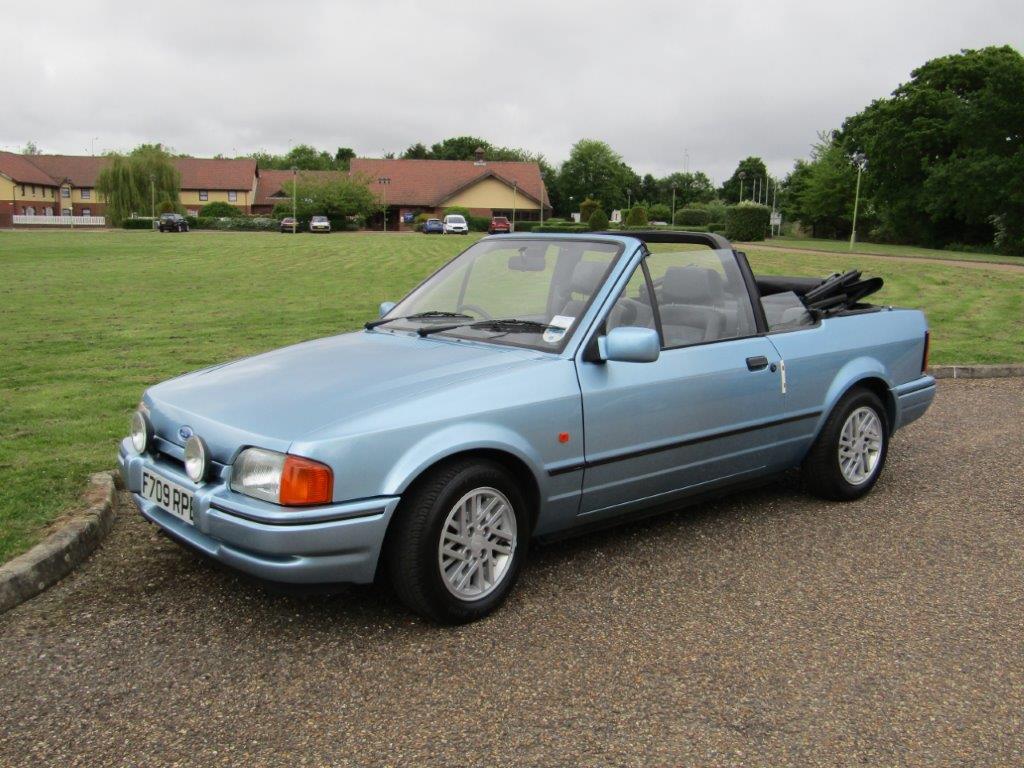 FORD ESCORT (Mk V) XR3i 105 ch cabriolet 1989