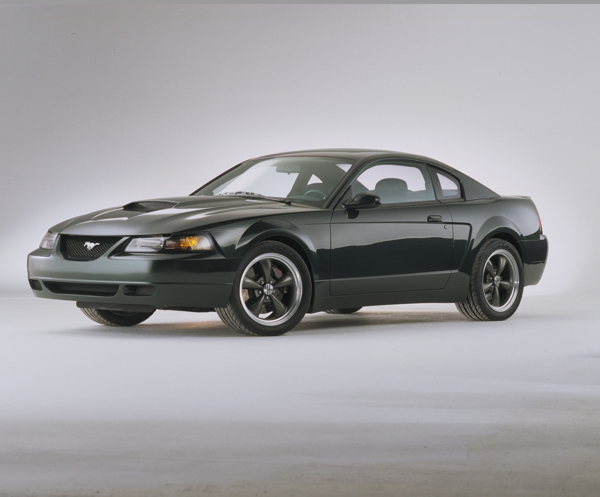 FORD MUSTANG IV (1994 - 2004)  concept-car 2000