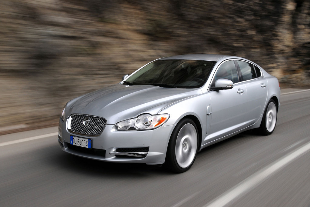 JAGUAR XF (I) 4.2 SV8 Suralimenté 416ch berline 2008