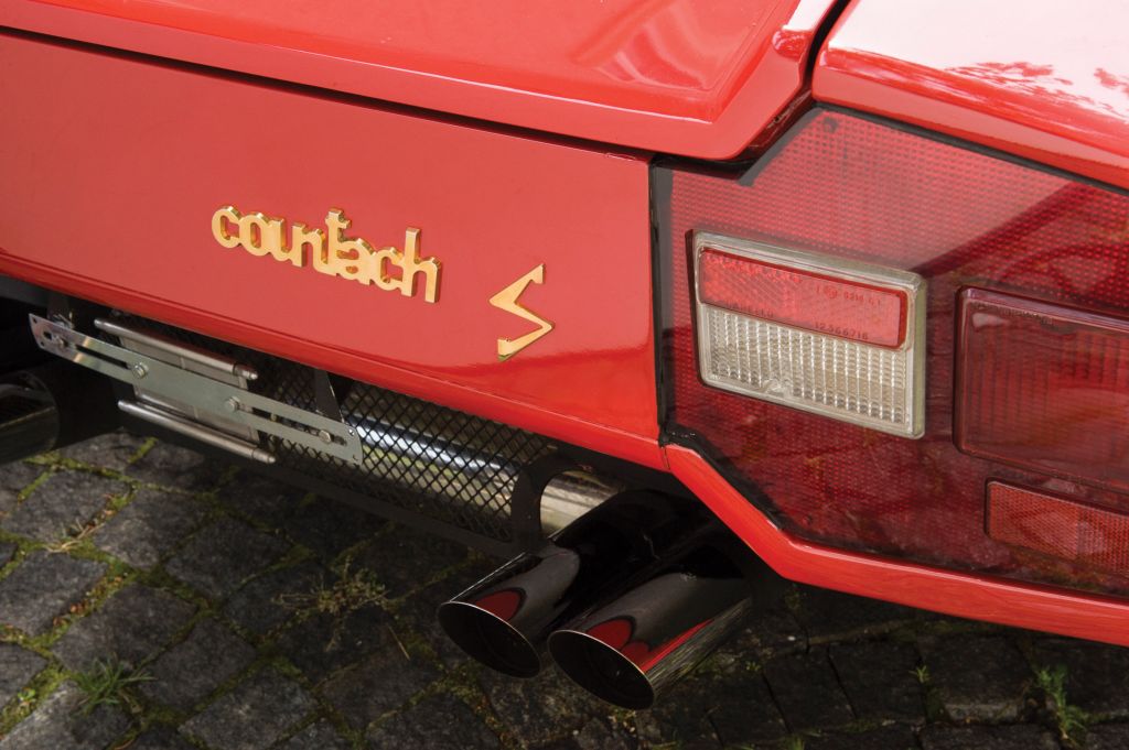 LAMBORGHINI COUNTACH LP 400S 355ch coupé 1981