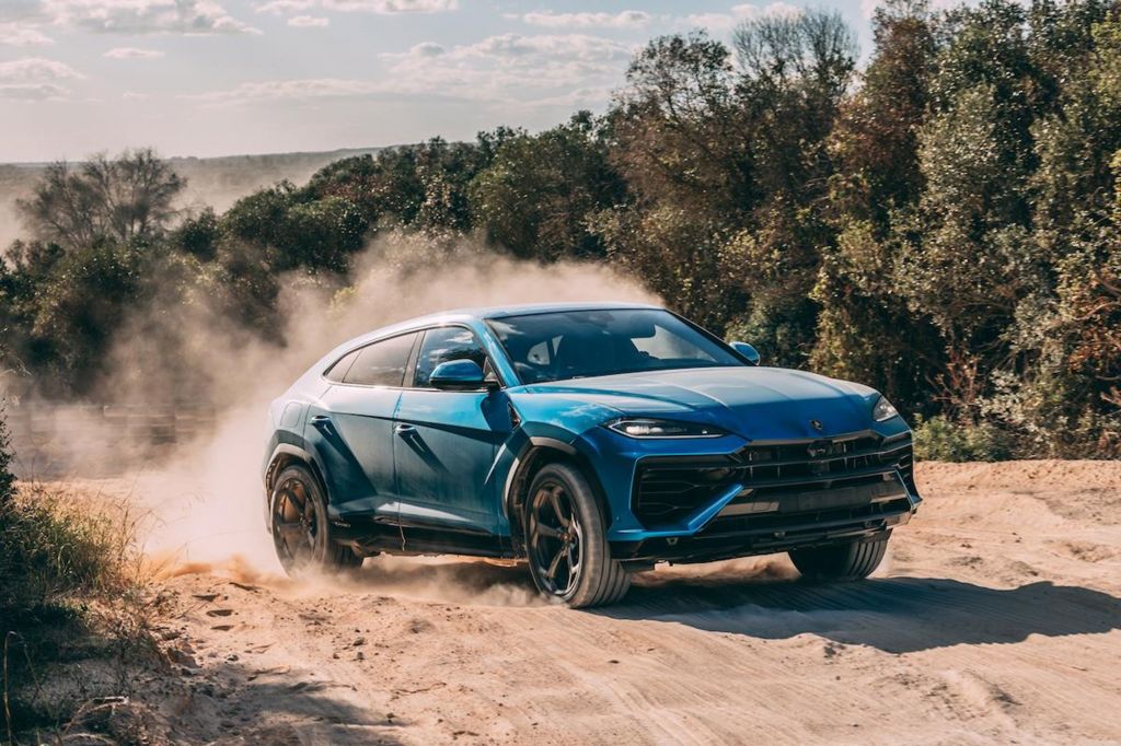 LAMBORGHINI URUS SE 800 ch SUV 2024