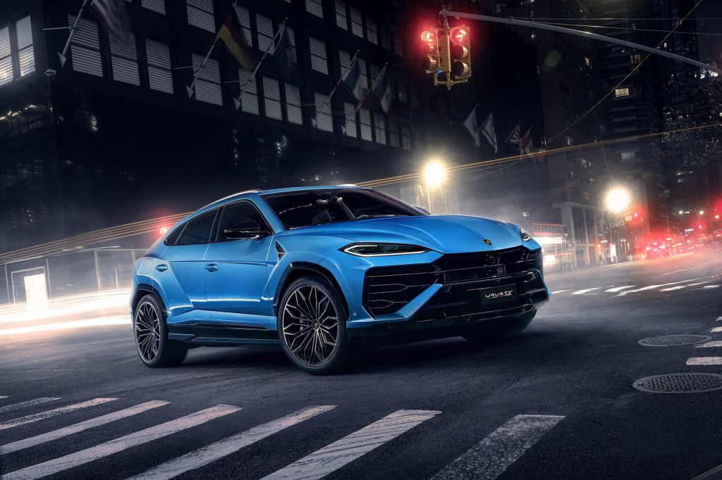 LAMBORGHINI URUS SE 800 ch SUV 2024