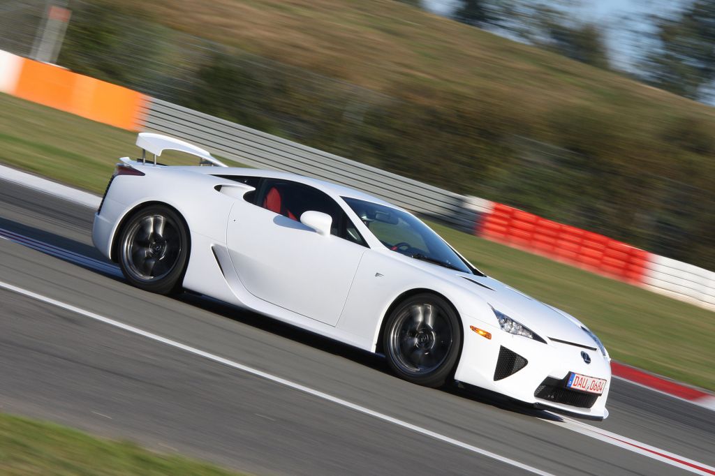 LEXUS LF-A 4.8 V10 coupé 2010