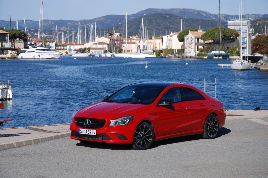 MERCEDES CLASSE CLA (Coupé C117) 250 berline 2013