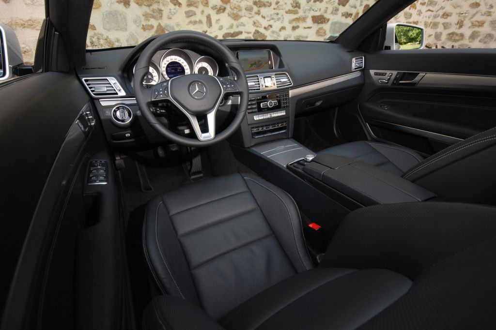 MERCEDES CLASSE E (Cabriolet A207) 250 CGI BlueEfficiency coupé 2013