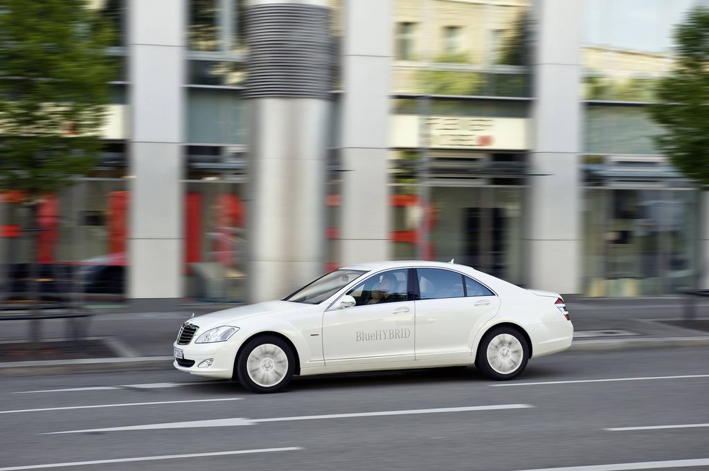 MERCEDES CLASSE S (W221) 400 BlueHYBRID concept-car 2008