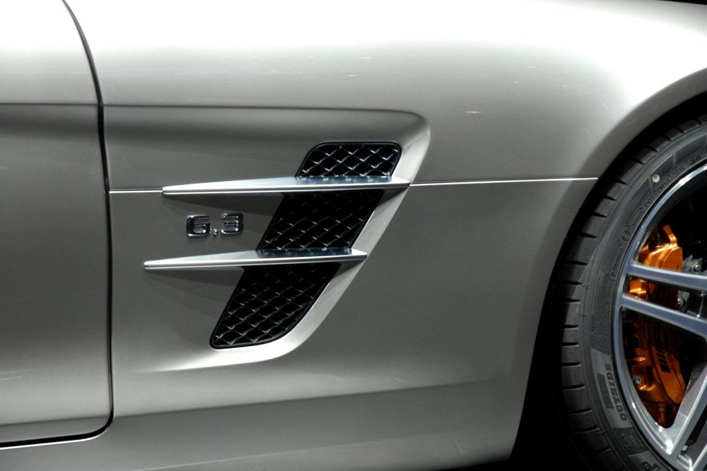MERCEDES SLS AMG 6.2 V8 cabriolet 2011